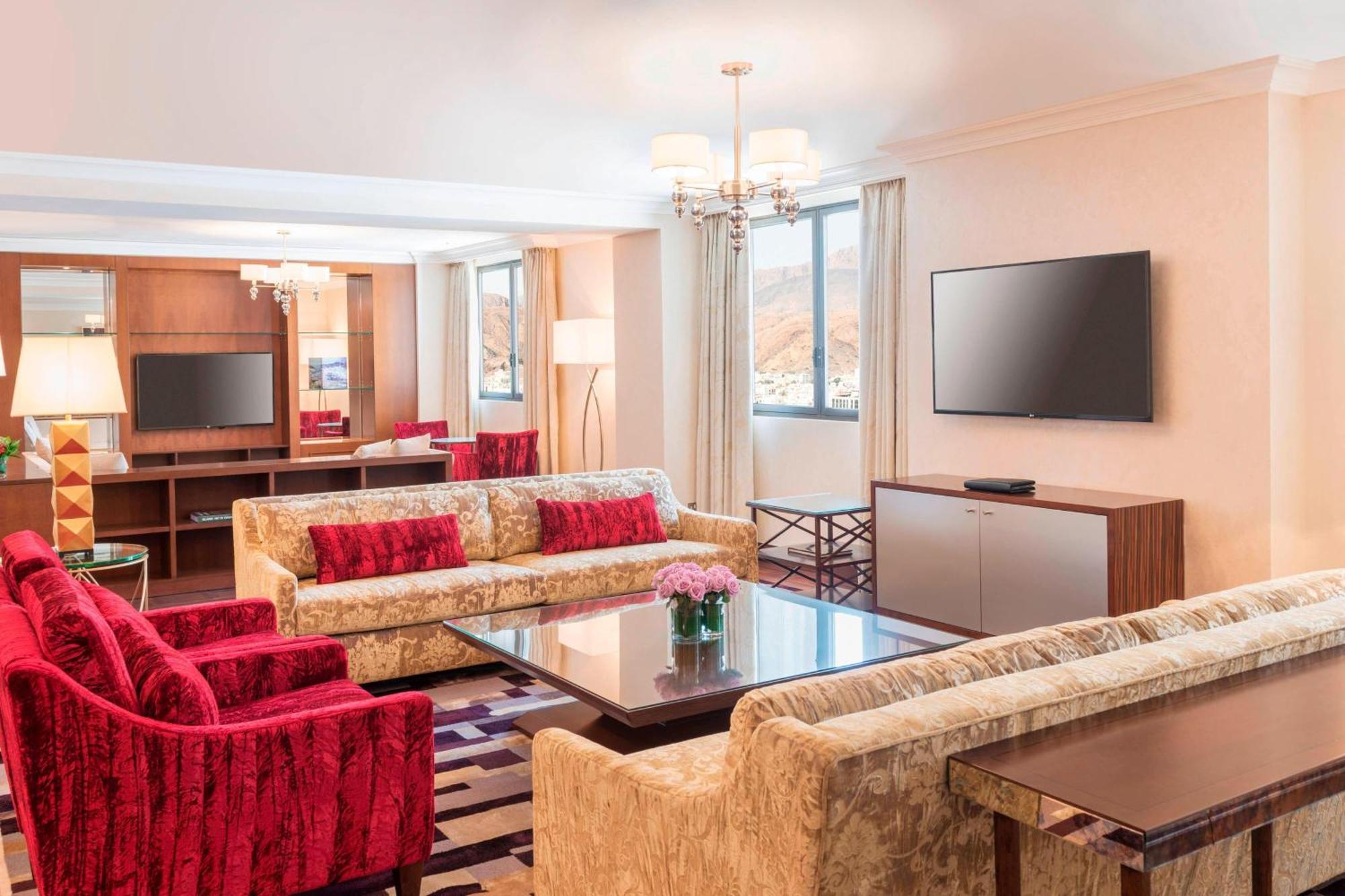Sheraton Oman Hotel Маскат Экстерьер фото